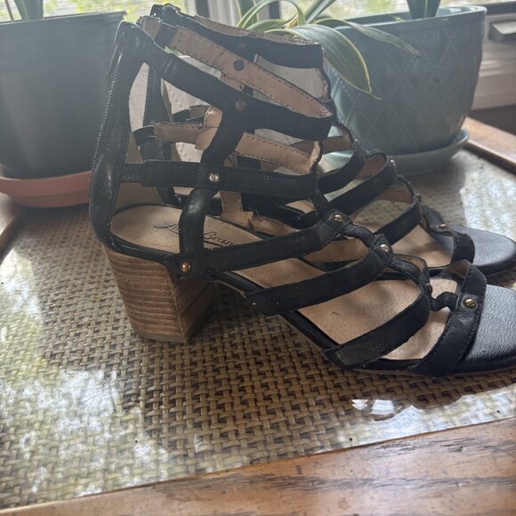 Ladies Lucky Brand Strappy Real Leather Sandals - Picture 2 of 7
